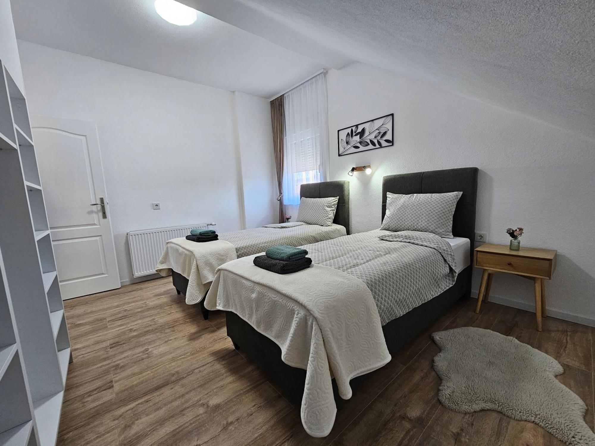 Ana Apartment Gracac  Ngoại thất bức ảnh